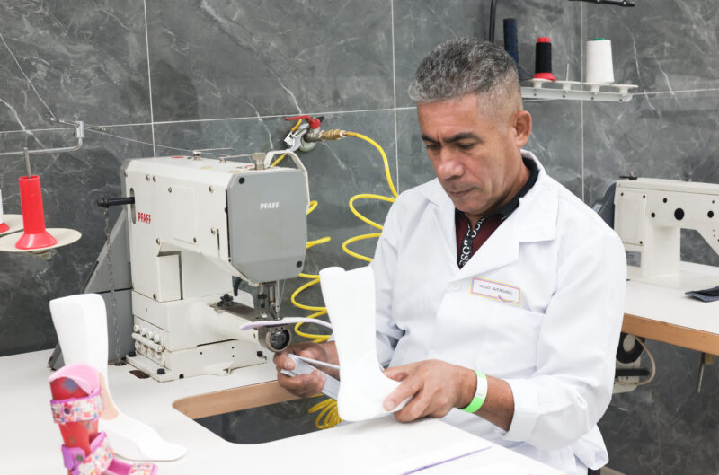 ¡A toda marcha! Reactivan laboratorio ortoprotésico para atender a más de 1.600 pacientes al mes (+Fotos) 4 IMG 20260915 134913 247