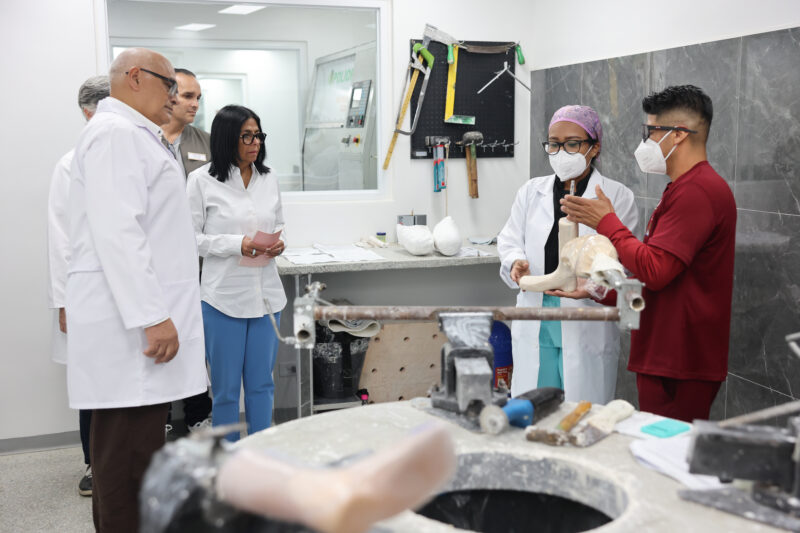 ¡A toda marcha! Reactivan laboratorio ortoprotésico para atender a más de 1.600 pacientes al mes (+Fotos) 2 IMG 20260915 134930 079
