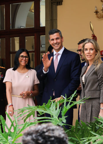 Periódico de la Patria y Multiplataforma Digital 27 (+Fotos) Presidenta Delcy Rodríguez recibe al mandatario paraguayo Santiago Peña en Miraflores