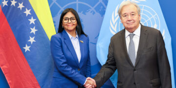 Mandataria nacional se reúne con el secretario general António Guterres, en la sede de la ONU