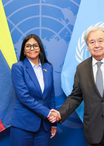 Mandataria nacional se reúne con el secretario general António Guterres, en la sede de la ONU