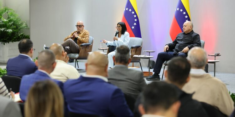 Presidenta Delcy Rodríguez encabezó reunión de trabajo con gobernadores, alcaldes y Alto Mando Político para coordinar el desarrollo del país