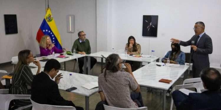 Programa Paz y Convivencia Democrática propone medidas para fomentar la transparencia, el pluralismo y la libre expresión
