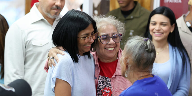 Presidenta Rodríguez lidera jornada del Plan «Más Años, Más Amor» para beneficiar a más de 112 mil adultos mayores en Anzoátegui