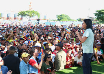 Delcy Rodríguez: “Tengo confianza en las comunas para levantar la economía productiva de Venezuela”