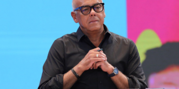 Jorge Rodríguez: «Los contratos adecuados nos permitirán dispararnos hacia el desarrollo y el bienestar»