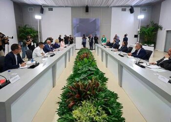 Opinión Diálogo: buena práctica democrática 7 Opinión Diálogo: buena práctica democrática