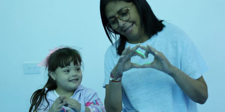 Presidenta Delcy Rodríguez recorrió la nueva Casita Azul en Lechería que brindará atención integral a niños y niñas con autismo