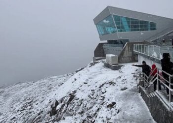 ​(+Video) ¡Espectáculo en las alturas! Pico Espejo regala una hermosa nevada este domingo #20sep