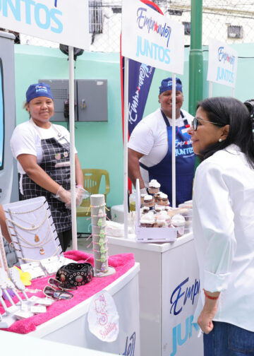 Presidenta Delcy Rodríguez supervisa infraestructura comunal en la Cota 905 (+Fotos)