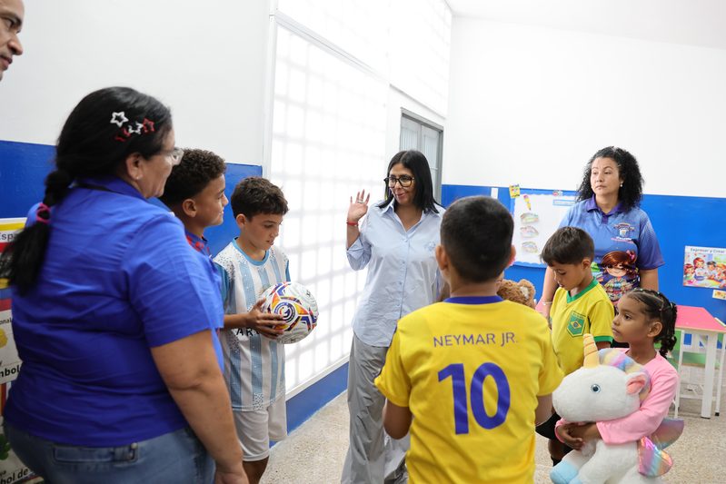 Presidenta Delcy Rodríguez inaugura el renacer del Complejo Educativo Emilio Gimón Sterling tras devastadores sismos 5 06 ZC L3323 P
