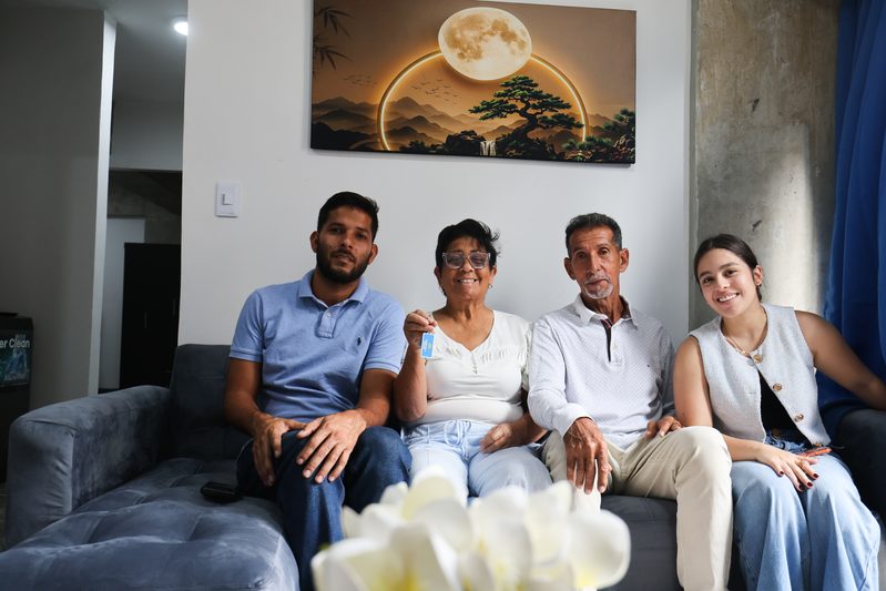 Presidenta Delcy Rodríguez entrega 564 viviendas a los afectados por el doble sismo 9 17 JZ L3755 799x533 1