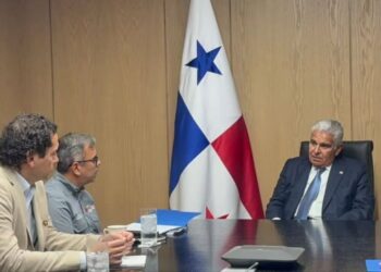 Presidente de Panamá recibe a delegación técnica venezolana tras sismo