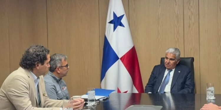 Presidente de Panamá recibe a delegación técnica venezolana tras sismo