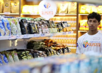 Reapertura de abasto Mercal garantiza alimentación a precios solidarios en La Guaira