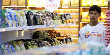 Reapertura de abasto Mercal garantiza alimentación a precios solidarios en La Guaira