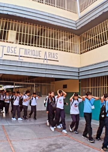 Ministerio de Educación despliega jornada nacional de simulacros de sismos para consolidar escuelas seguras y resilientes