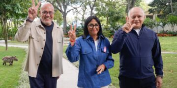 Jefa de Estado se dirige al país acompañada de Jorge Rodríguez y Diosdado Cabello
