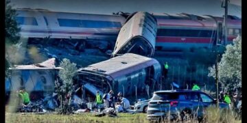 España declara luto nacional tras catastrófico choque de trenes en Toledo