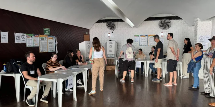 Brasil define su futuro: Elecciones generales transcurren con alta participación 1 Brasil define su futuro: Elecciones generales transcurren con alta participación