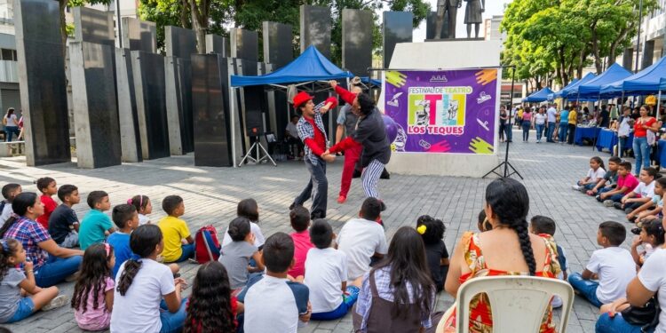 Tequeños disfrutaron del teatro en los espacios públicos de la ciudad durante segundo día del Festival