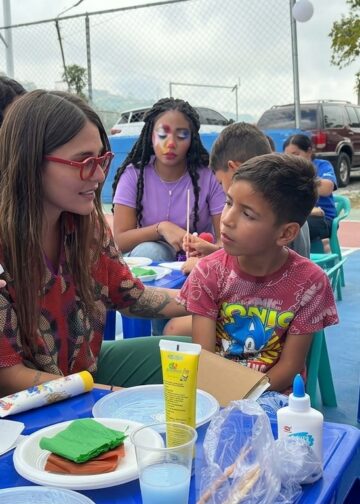 Periódico de la Patria y Multiplataforma Digital 25 La Casita Azul brinda actividades recreativas a niños del refugio de la ETA