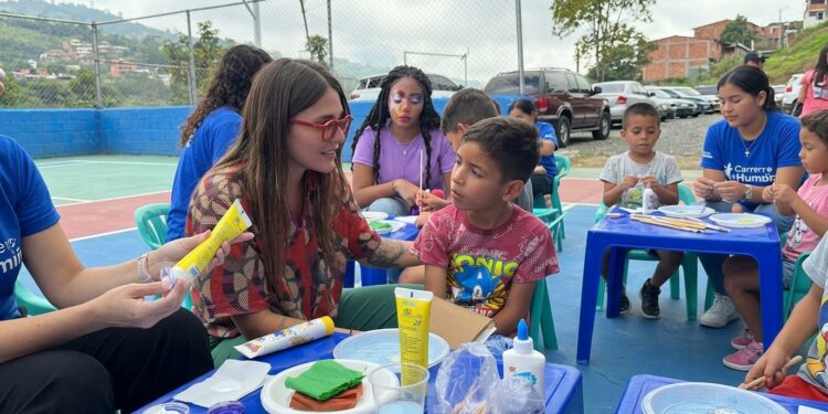 La Casita Azul brinda actividades recreativas a niños del refugio de la ETA 1 La Casita Azul brinda actividades recreativas a niños del refugio de la ETA