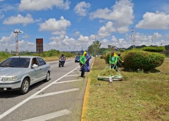Inspeccionan trabajos viales y de iluminación en la Intercomunal Barquisimeto-Cabudare