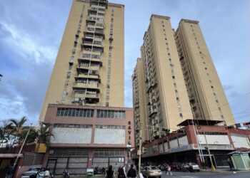Plan Guaicaipuro Renace devuelve la tranquilidad a familias afectadas por temblor en Residencias Savil