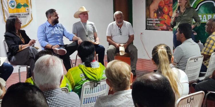 Barinas fortalece el proyecto de Ley de Actividad Ganadera a través del parlamentarismo de calle