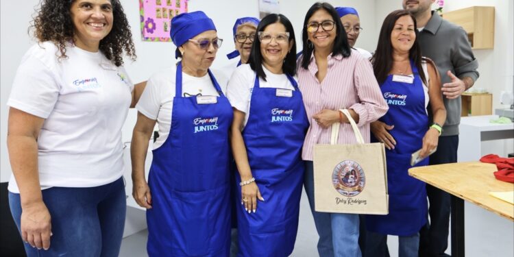 Presidenta Delcy Rodríguez destaca el impulso de la economía comunal