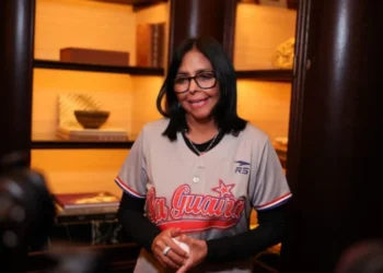 Presidenta Delcy Rodríguez inaugura nueva temporada de la LVBP destacando la pasión que une a Venezuela