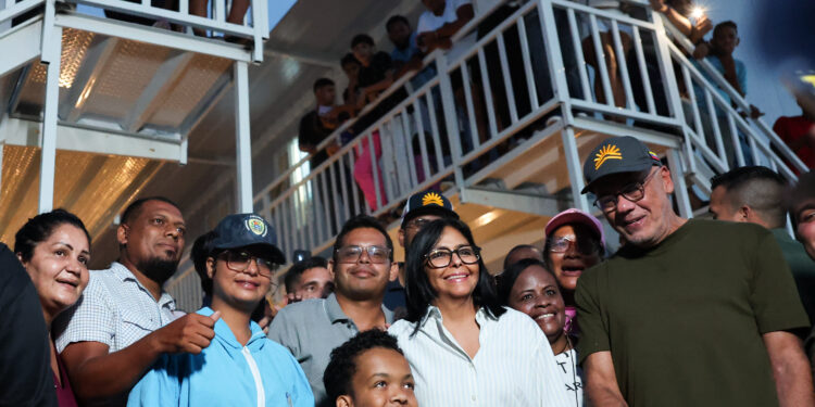 ¡Rumbo a un fin de año seguro! Presidenta Delcy Rodríguez garantiza viviendas para familias en campamentos