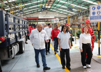 Presidenta Delcy Rodríguez inspecciona Planta de Cilindros de Gas Comunal en Guarenas