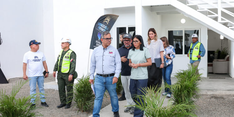 Presidenta Delcy Rodríguez inspecciona avances del urbanismo "Los Sueños Azules" en Catia La Mar, estado La Guaira 1 La Guaira
