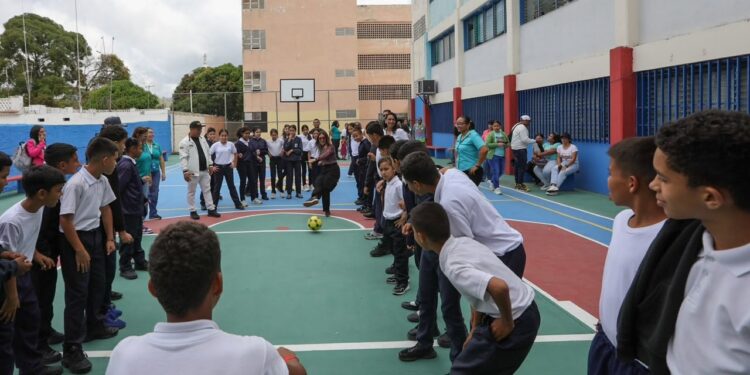 Rehabilitan por completo la U.E.N. José Manuel Álvarez en Carrizal tras los daños del doblete sísmico 1 Rehabilitan por completo la U.E.N. José Manuel Álvarez en Carrizal tras los daños del doblete sísmico