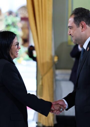 Periódico de la Patria y Multiplataforma Digital 28 Presidenta Delcy Rodríguez recibe cartas credenciales del nuevo embajador de Egipto