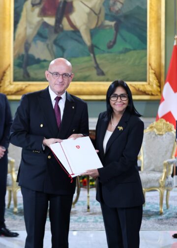 Periódico de la Patria y Multiplataforma Digital 29 Presidenta Delcy Rodríguez recibe Cartas Credenciales del nuevo Embajador de Suiza