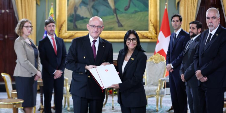 Presidenta Delcy Rodríguez recibe Cartas Credenciales del nuevo Embajador de Suiza