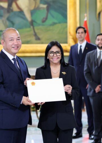 Periódico de la Patria y Multiplataforma Digital 26 Embajador de Vietnam presenta cartas credenciales ante la presidenta Delcy Rodríguez