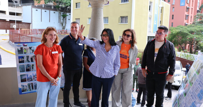 Presidenta Delcy Rodríguez entregó más de mil viviendas rehabilitadas en Caracas luego de los terremotos del 24 de junio