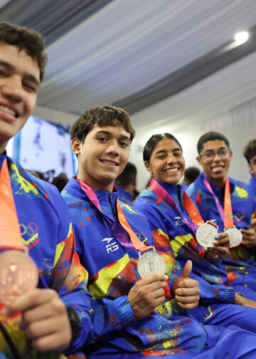 Gobierno Nacional impulsa el sueño olímpico y reconoce a campeones suramericanos