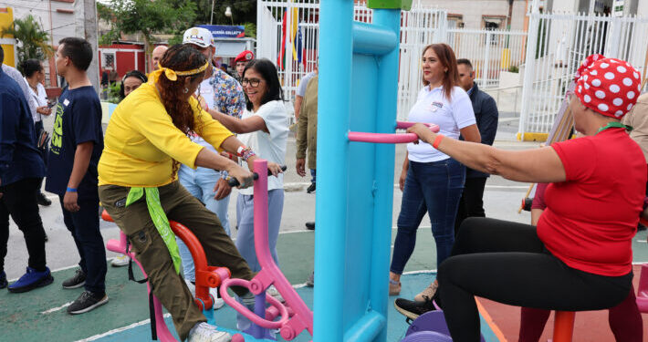 Presidenta Delcy Rodríguez anuncia financiamiento de los proyectos 1 y 2 de todos los circuitos de Caracas tras Consulta Popular Nacional