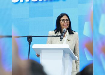 Delcy Rodríguez destaca el financiamiento del BID Invest para el sector privado y productivo