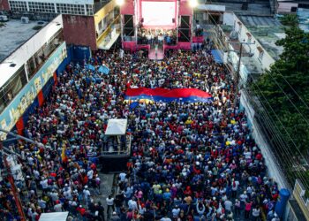 Carabobo recibe a la presidenta Delcy Rodríguez en multitudinario encuentro por el Mes Rosa 4 Carabobo recibe a la presidenta Delcy Rodríguez en multitudinario encuentro por el Mes Rosa