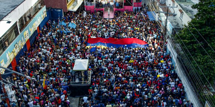 Carabobo recibe a la presidenta Delcy Rodríguez en multitudinario encuentro por el Mes Rosa
