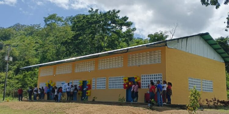 Fuerza comunal en Sucre: Ribero avanza con éxito en la renovación de sus escuelas 1 Ribero