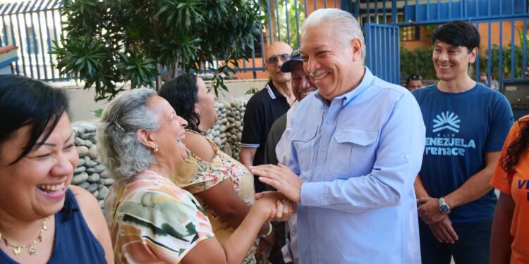 Entregan 77 viviendas en Mirador de Caiza a familias afectadas por el terremoto