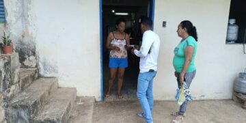 Promueven proyectos comunitarios con abordajes casa a casa en Guaicaipuro