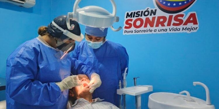Misión Sonrisa evalúa a 60 abuelos para la entrega de prótesis dentales gratuitas en Guárico